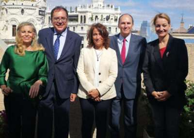 De izquierda a derecha: Guadalupe Rivera, Subdirectora General de Medio Abierto y Penas y Medidas Alternativas Ángel Luis Ortiz, Secretario General de IIPP Pilar González Rivero, Presidenta de AMEE Joaquín Herrero, Director General de AMEE Laura Negredo, Subdirectora General Adjunta de Medio Abierto y Penas y Medidas Alternativas